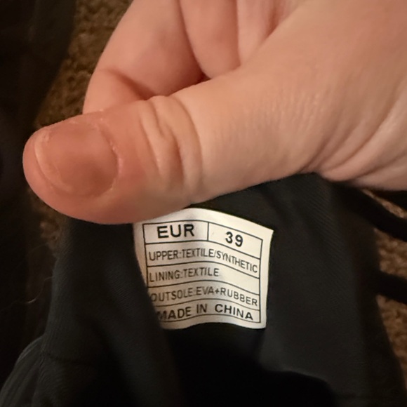 Black Athletic Nonslip Women’s Shoes - Picture 2 of 6